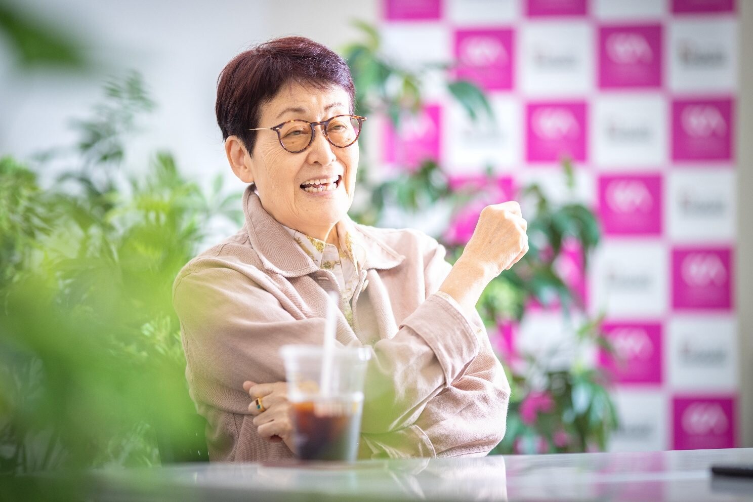 網野千文先生のインタビュー写真